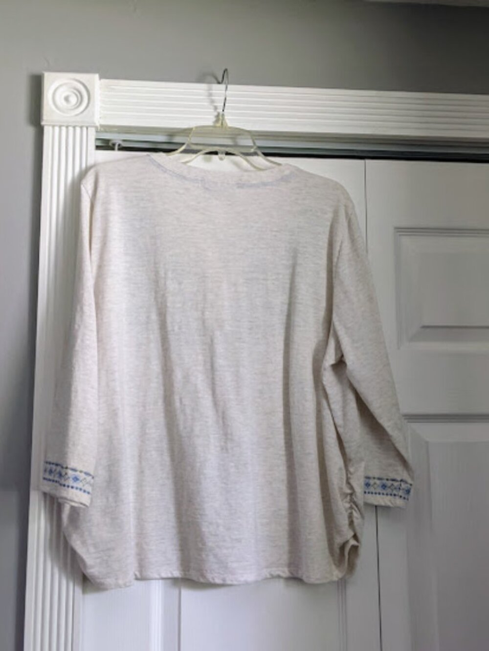 Ladies top - Picture 2 of 11